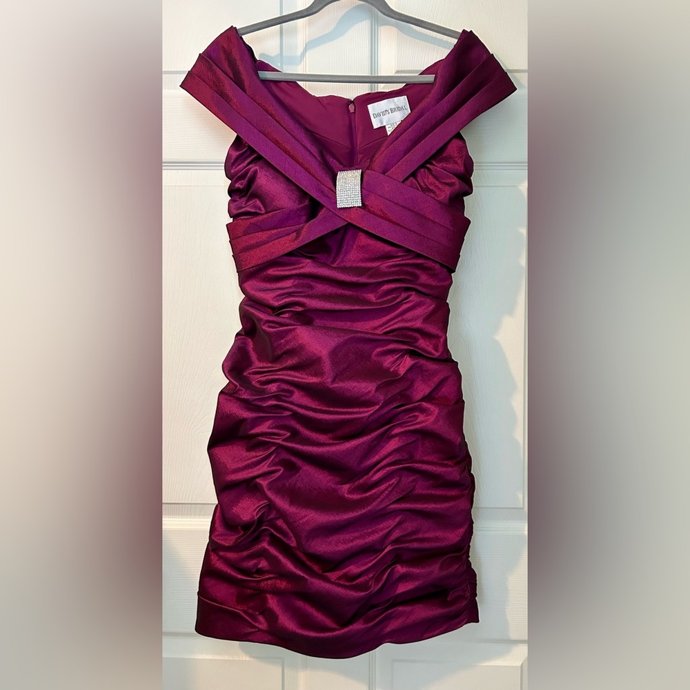 Elegant Burgundy Ruched Dress